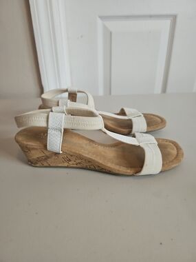 Alfani Step Flex White and Brown Sandal Wedges Size Women's 6.5